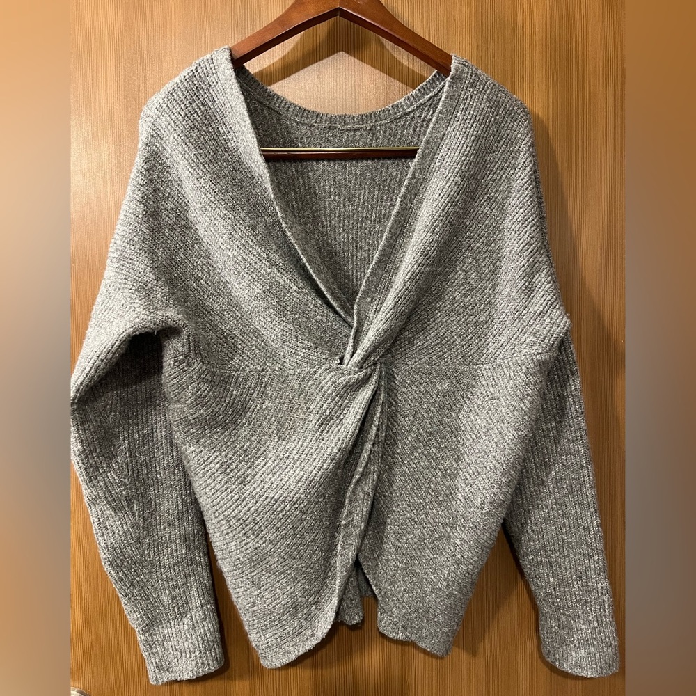 Olive + Oak Look Back At It Gray Twist Back Knit Sweater Large